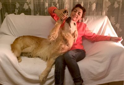 Simba y Margot sofá